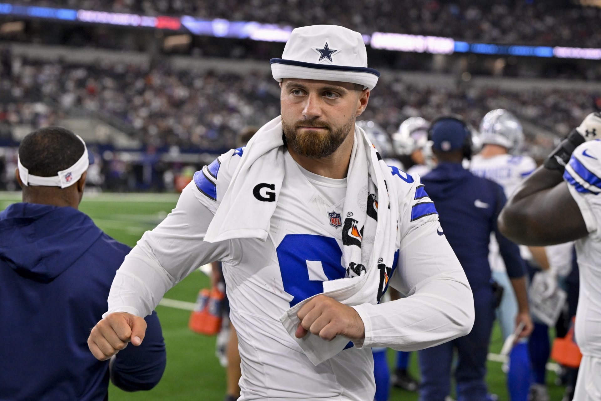 Dallas Cowboys tight end Jake Ferguson (87) during the game between the Dallas Cowboys and the Baltimore Ravens at AT&T Stadium.