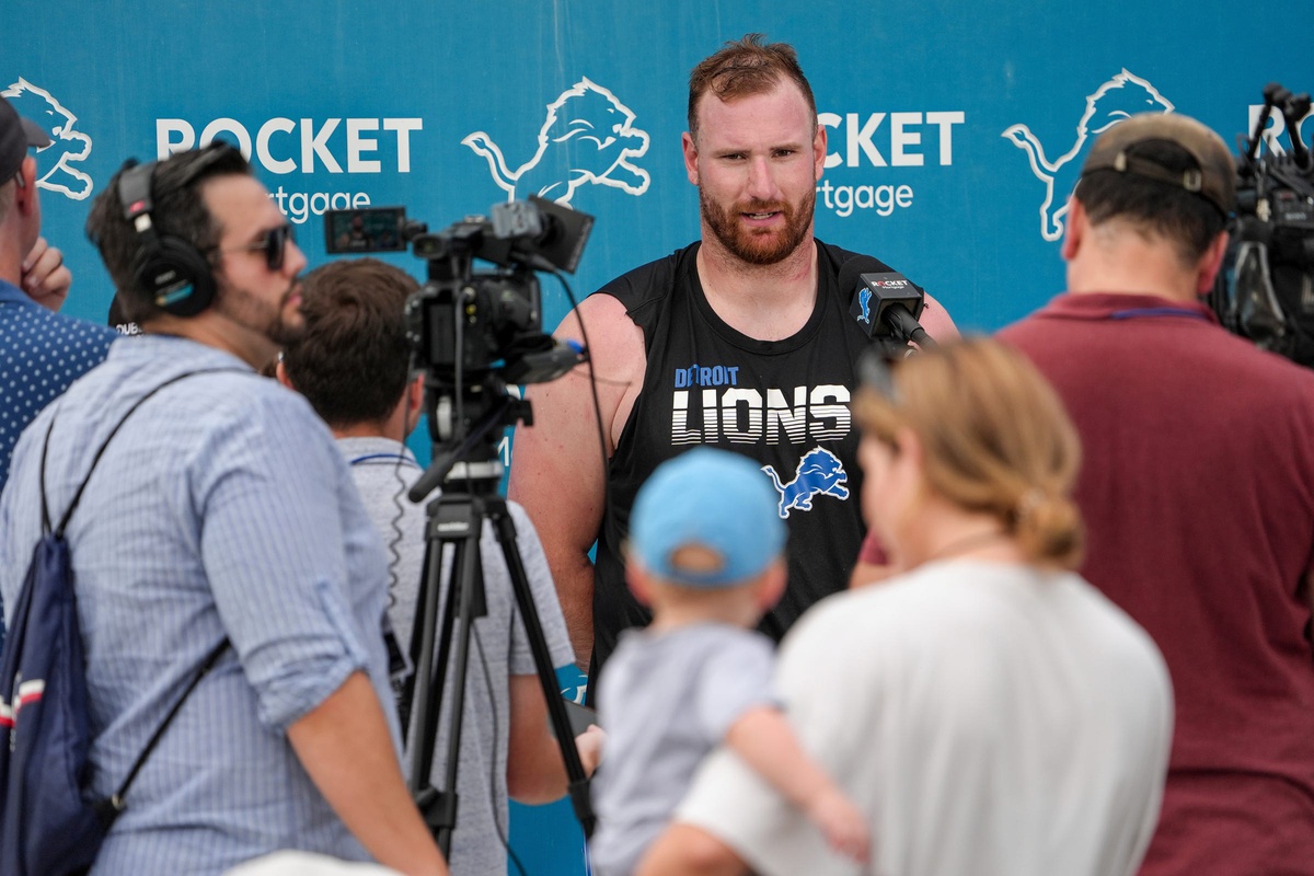 Center Frank Ragnow is interviewed by the media during Detroit Lions training camp at the Lions practice facility
Source: Imagn