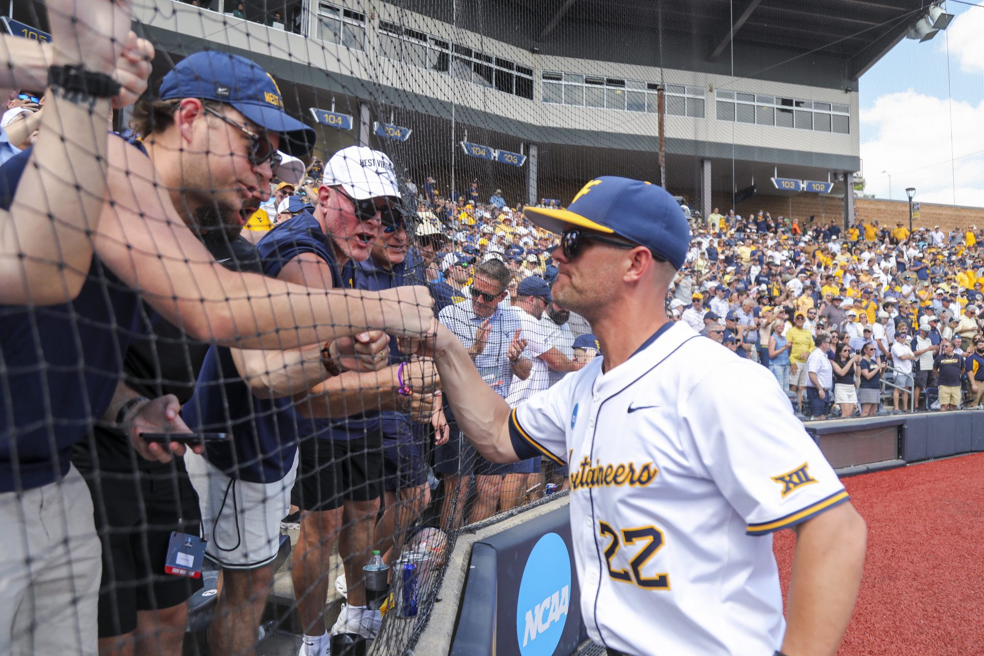 West Virginia Mountaineers head coach Steve Sabins. Source: IMAGN
