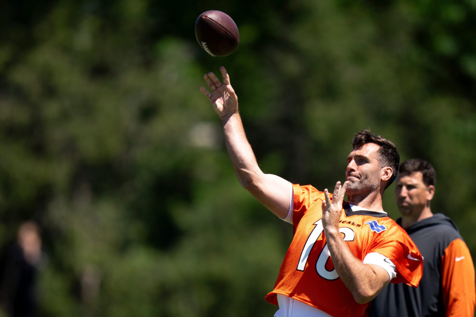 Cincinnati Bengals quarterback Joe Flacco (16) throws a pass during spring practice on at the Kettering Practice Fields on Tuesday, June 2, 2026. Credit: Imagn