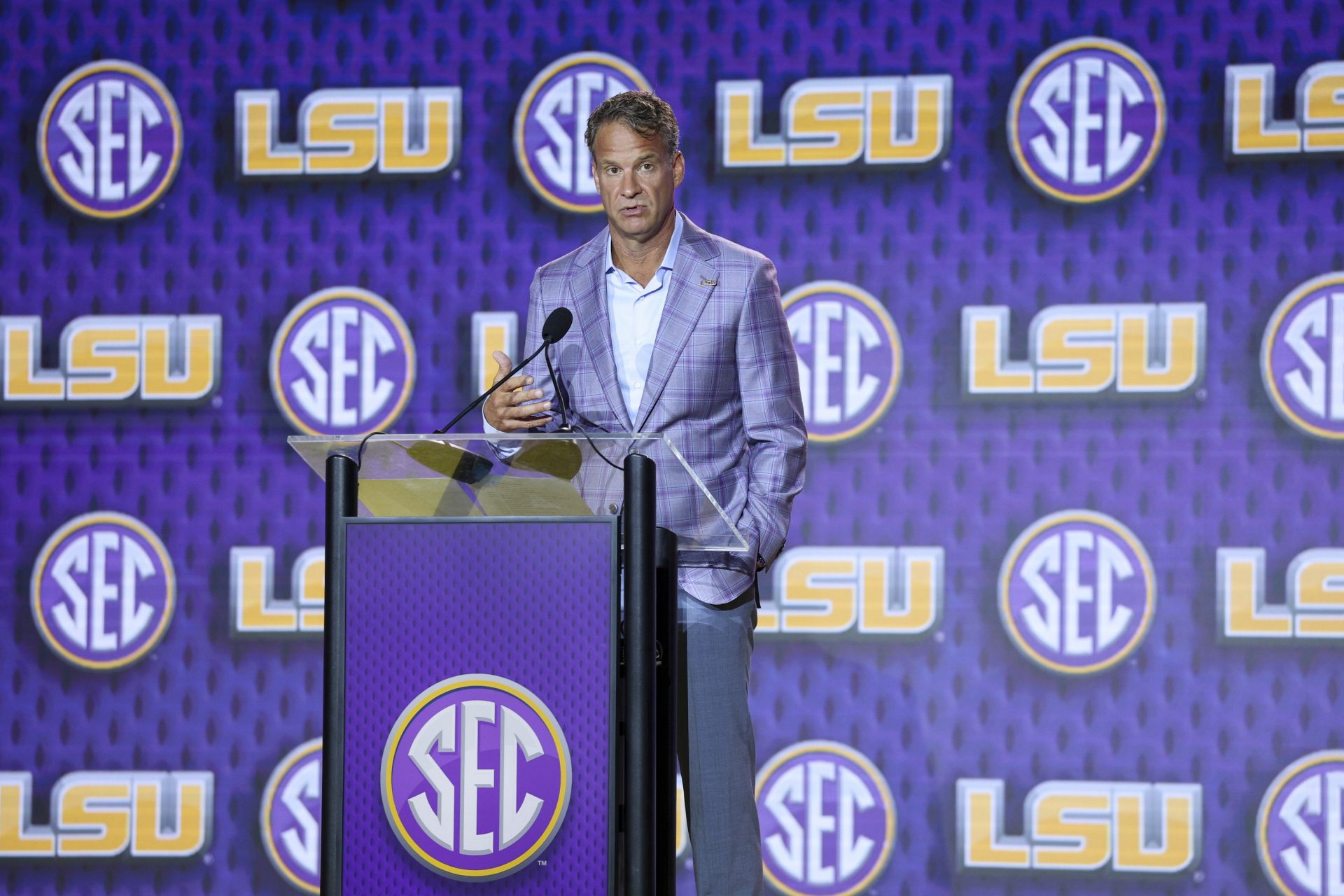 LSU Tigers head coach Lane Kiffin speaks to the press during SEC Football Kickoff Media Day at the Tampa Marriott. 
Source: Imagn