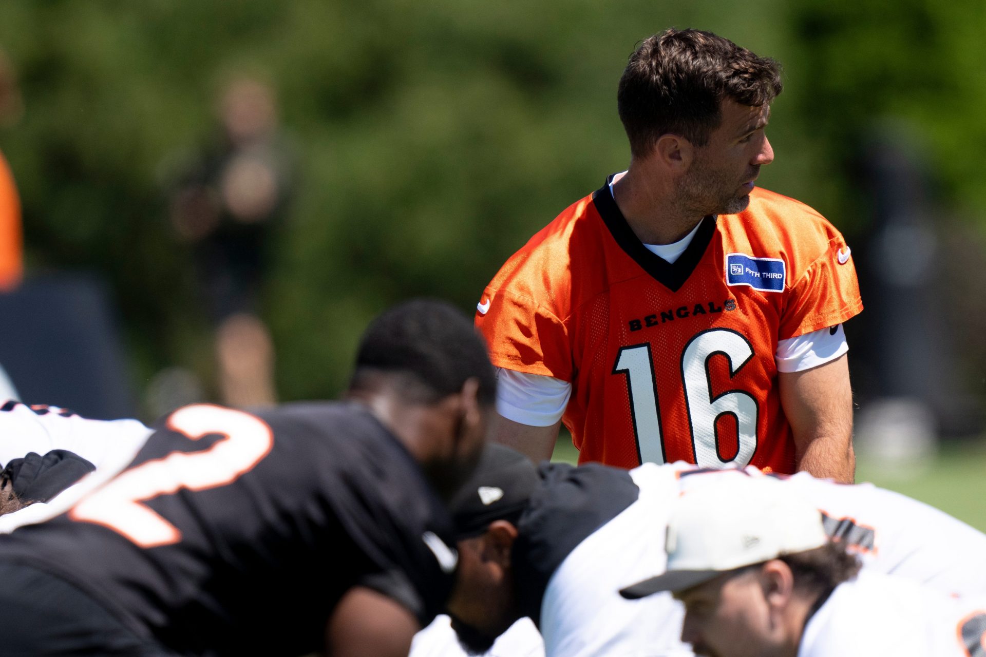 Cincinnati Bengals quarterback Joe Flacco (16) stands at the huddle during spring practice on at the Kettering Practice Fields on Tuesday, June 2, 2026. Credit: Imagn